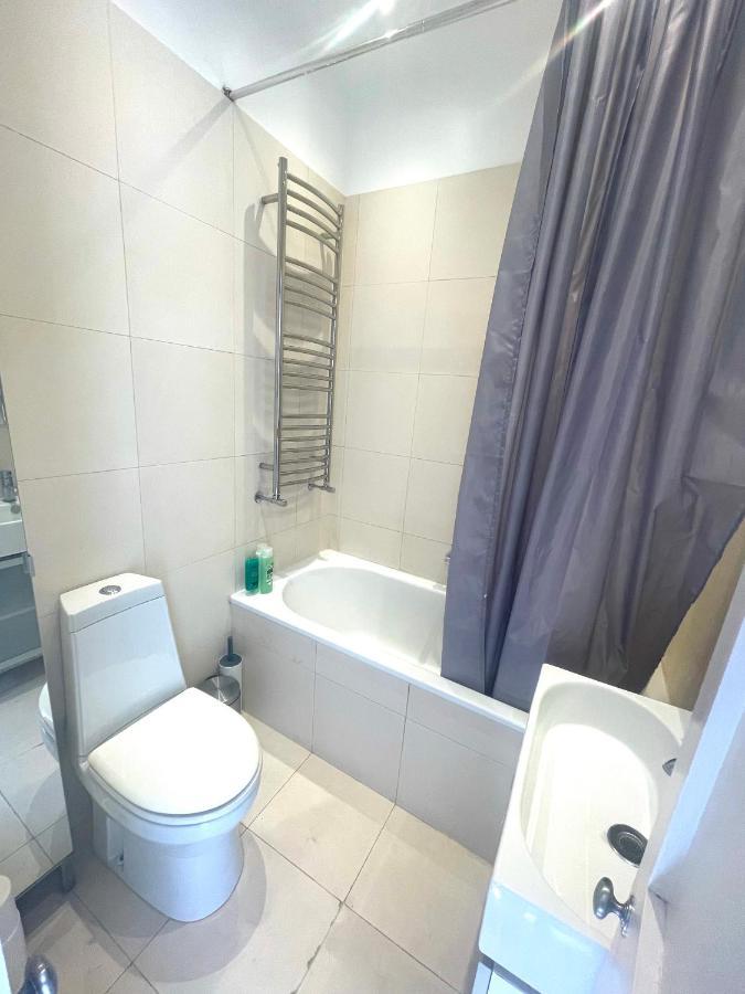 Sunny 2 Bedroom, 2 Bathroom Apartment With Roof Terrace London Kültér fotó