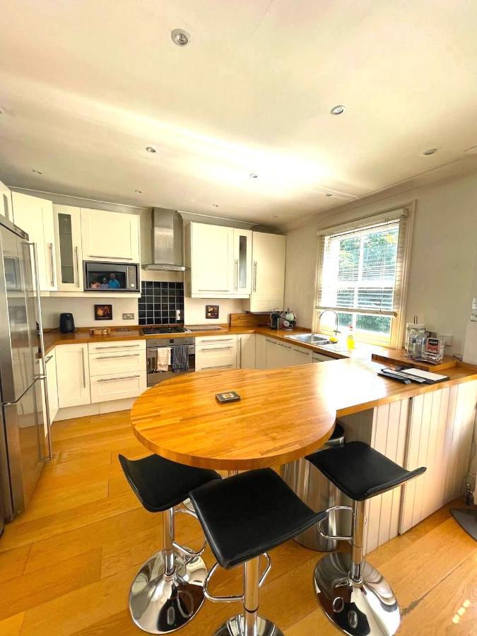 Sunny 2 Bedroom, 2 Bathroom Apartment With Roof Terrace London Kültér fotó